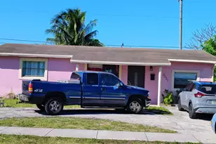3031 NE 1st Ave, Pompano Beach, FL 33064 - Photo 1