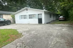 1577 W 26th St, Jacksonville, FL 32209 - Photo 1
