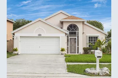 107 Saratoga Boulevard E, West Palm Beach, FL 33411 - Photo 1