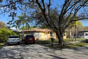 733 N 57th Ave, Hollywood, FL 33021 - Photo 1