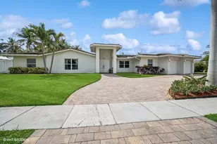 746 SW 2nd St, Boca Raton, FL 33486 - Photo 1
