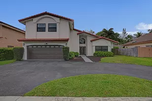 861 Mockingbird Ln, Plantation, FL 33324 - Photo 1