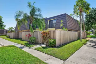 904 9th Ct, Palm Beach Gardens, FL 33410 - Photo 1
