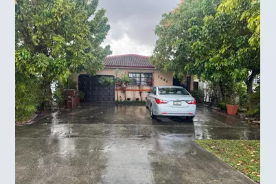 2446 W 70th Place, Hialeah, FL 33016 - Photo 1