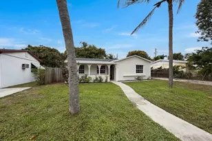 417 NW 2nd St, Boynton Beach, FL 33435 - Photo 1