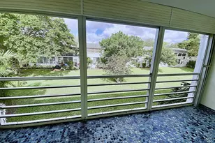 98 E Tilford Pl, Deerfield Beach, FL 33442 - Photo 1