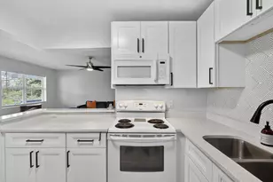 155 Windsor G, West Palm Beach, FL 33417 - Photo 1