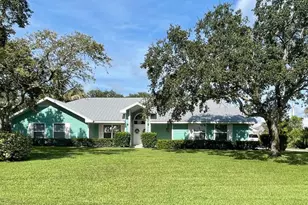 717 W Fischer Cir, Sebastian, FL 32958 - Photo 1