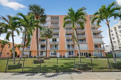 15 S Golfview Road #201, Lake Worth, FL 33460 - Photo 1