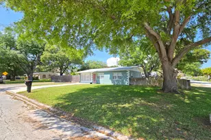 330 Barraclough St, Fort Pierce, FL 34982 - Photo 1