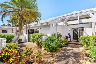 35 Estate Dr, Boynton Beach, FL 33436 - Photo 1