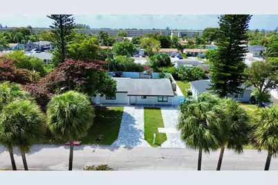 210 Ocean Parkway, Boynton Beach, FL 33435 - Photo 1