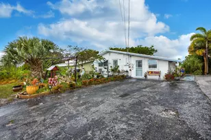 7111 Washington Ave, Lake Worth, FL 33462 - Photo 1