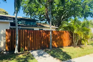 1005 Manor Dr, Palm Springs, FL 33461 - Photo 1