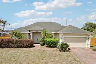 825 SW McCracken Ave, Port Saint Lucie, FL 34953 - Photo 1