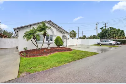 7635 NW 168th Terrace, Hialeah, FL 33015 - Photo 1
