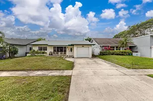 564 NW 55th St, Boca Raton, FL 33487 - Photo 1