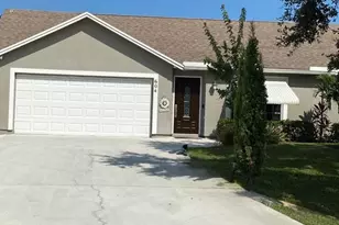 604 SW Columbus Dr, Port Saint Lucie, FL 34953 - Photo 1
