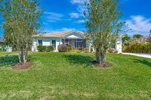 8431 SE Duncan St, Hobe Sound, FL 33455 - Photo 1