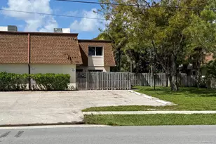 717 W Ocean Ave, Lantana, FL 33462 - Photo 1