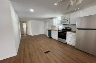 7518 SE Swan Ave, Hobe Sound, FL 33455 - Photo 1
