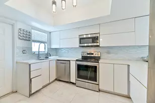 2841 NE 33rd Ct, Fort Lauderdale, FL 33306 - Photo 1