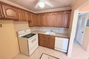 402 Markham S, Deerfield Beach, FL 33442 - Photo 1