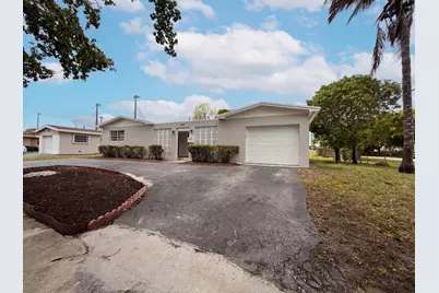 820 NW 78th Avenue, Pembroke Pines, FL 33024 - Photo 1