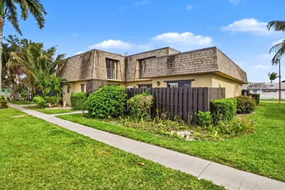 4102 Waterview Circle, Palm Springs, FL 33461 - Photo 1
