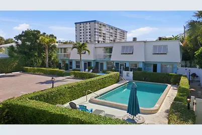 842 SE 19th Avenue #102, Deerfield Beach, FL 33441 - Photo 1