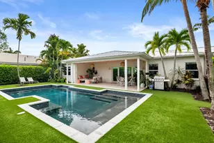 225 Russlyn Dr, West Palm Beach, FL 33405 - Photo 1