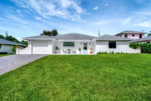 359 Beacon St, Tequesta, FL 33469 - Photo 1