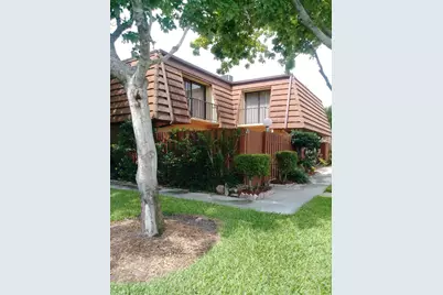 1302 Nebraska Avenue #2d, Fort Pierce, FL 34950 - Photo 1