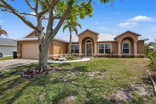 2674 SE Creston Ln, Port Saint Lucie, FL 34952 - Photo 1