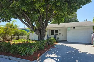 1011 S D St, Lake Worth, FL 33460 - Photo 1
