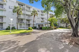 470 Executive Center Dr, West Palm Beach, FL 33401 - Photo 1