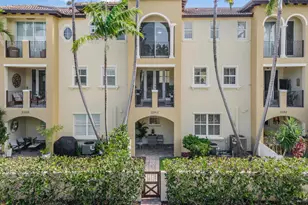 3240 NE 13th St, Pompano Beach, FL 33062 - Photo 1
