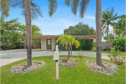 2831 N Seacrest Boulevard, Boynton Beach, FL 33435 - Photo 1