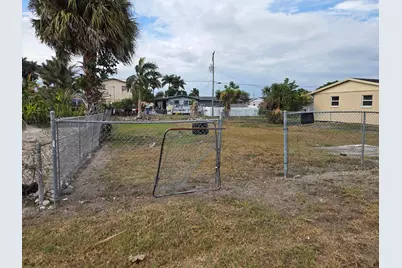 640 SW 6th Street, Belle Glade, FL 33430 - Photo 1