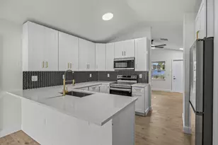 945 SE Forrest Park Dr, Stuart, FL 34994 - Photo 1