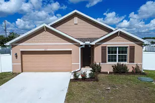 557 SW Columbus Dr, Port Saint Lucie, FL 34953 - Photo 1