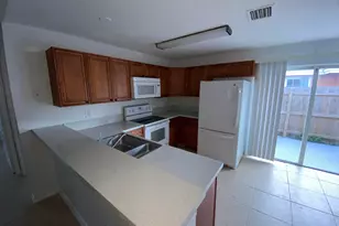 618 NE 1st St, Boynton Beach, FL 33435 - Photo 1