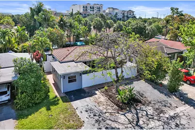 1036 NE 9th Avenue, Fort Lauderdale, FL 33304 - Photo 1