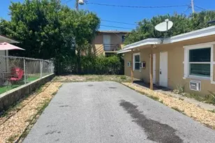 725 21st St, West Palm Beach, FL 33407 - Photo 1