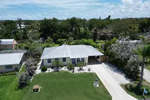 8704 SE Jardin St, Hobe Sound, FL 33455 - Photo 1