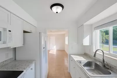 3041 NE 7th Avenue #C, Pompano Beach, FL 33064 - Photo 1
