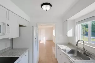 3041 NE 7th Ave, Pompano Beach, FL 33064 - Photo 1