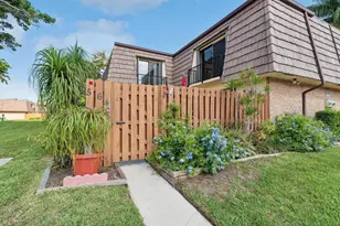 564 Springdale Cir, Palm Springs, FL 33461 - Photo 1