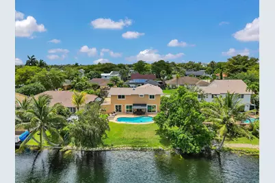 621 SW 98th Terrace, Pembroke Pines, FL 33025 - Photo 1