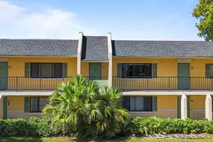818 Meadows Cir, Boynton Beach, FL 33436 - Photo 1